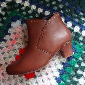 Hotter Dallas cognac & brass ankle booties